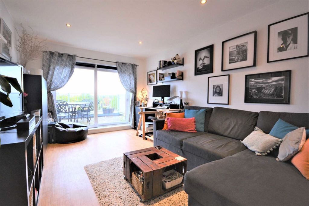 Property photo 3 of 6