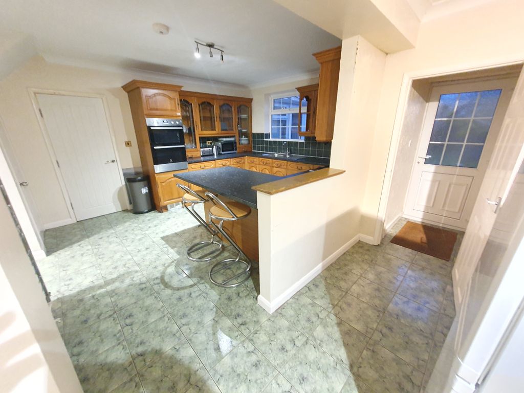 Property photo 3 of 25 Image