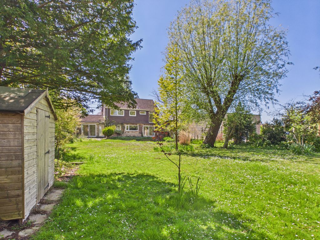 Property photo 2 of 35 Cam02519G0-Pr0423-Still012