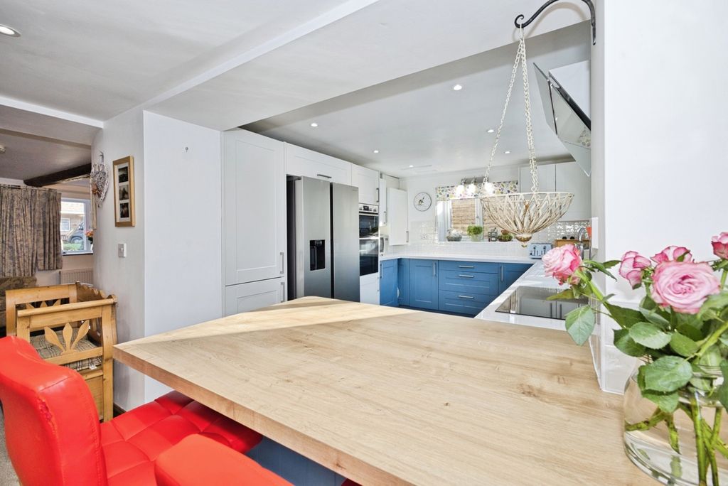 Property photo 3 of 17 Photo