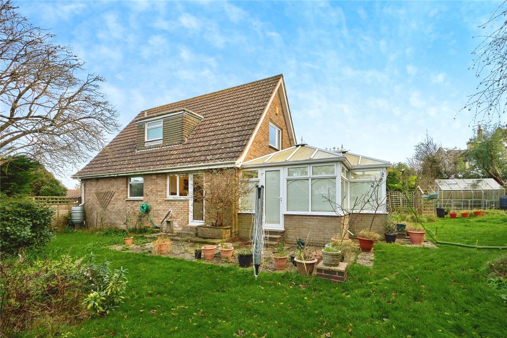 Property photo 2 of 19 Picture No. 16