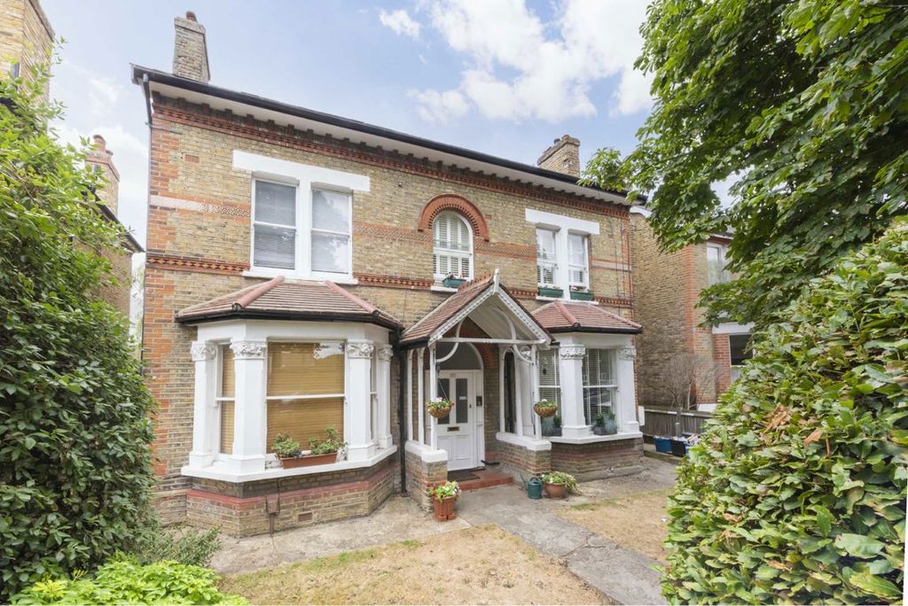 Property photo 1 of 5