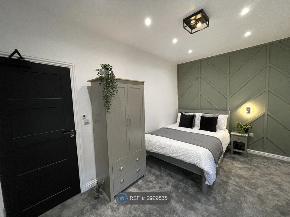 Property photo 1 of 13 Studio Room 4