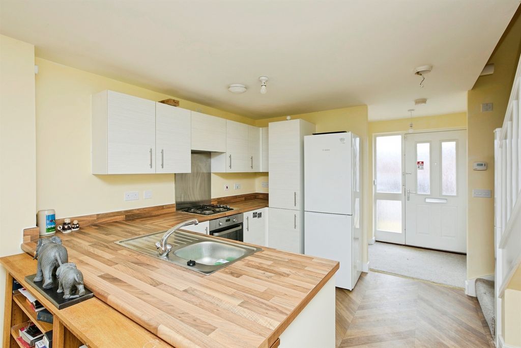 Property photo 2 of 8