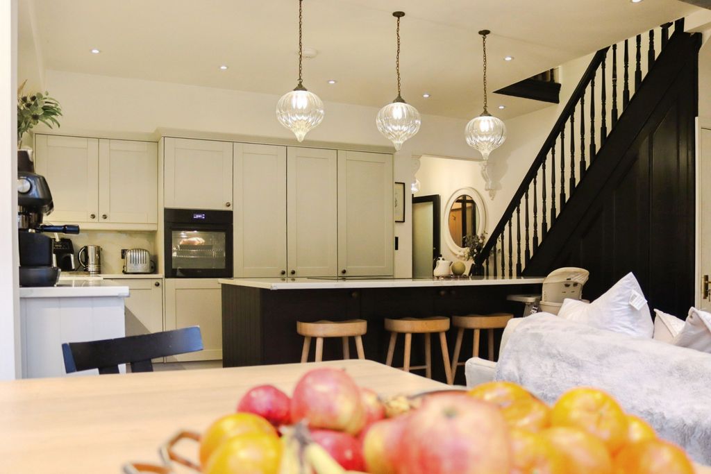 Property photo 3 of 39 Img_1309