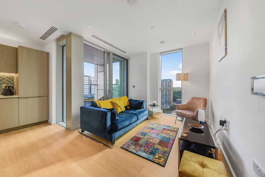 Property photo 2 of 12 Atlas Building