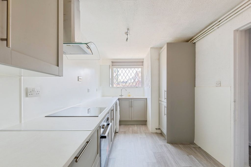 Property photo 2 of 20 Pbox-Img.Jpg