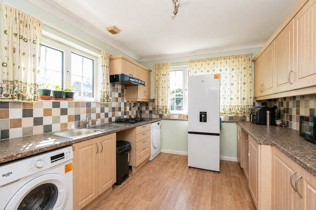 Property photo 2 of 9