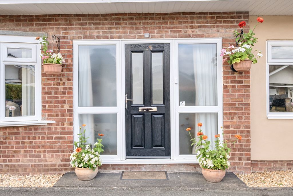 Property photo 2 of 21 1502047-3-6A74Fd3E9Bc03