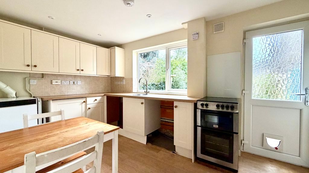 Property photo 3 of 11 Kitchen/Dining Area