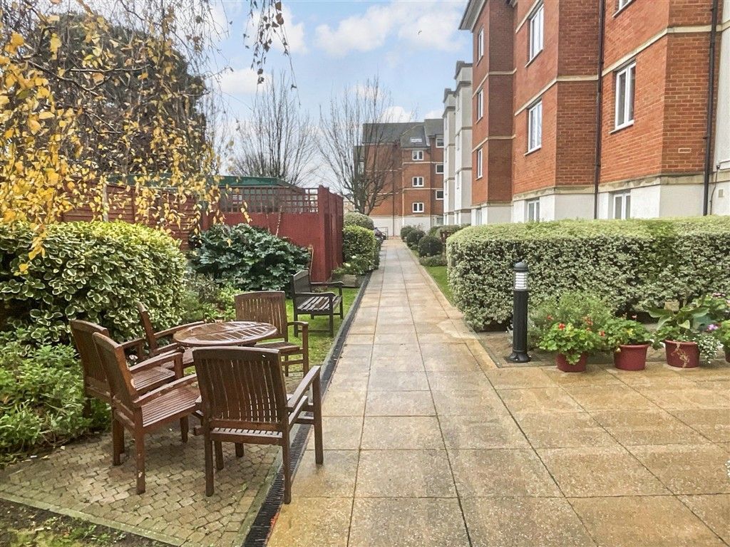 Property photo 3 of 7 Communal Garden