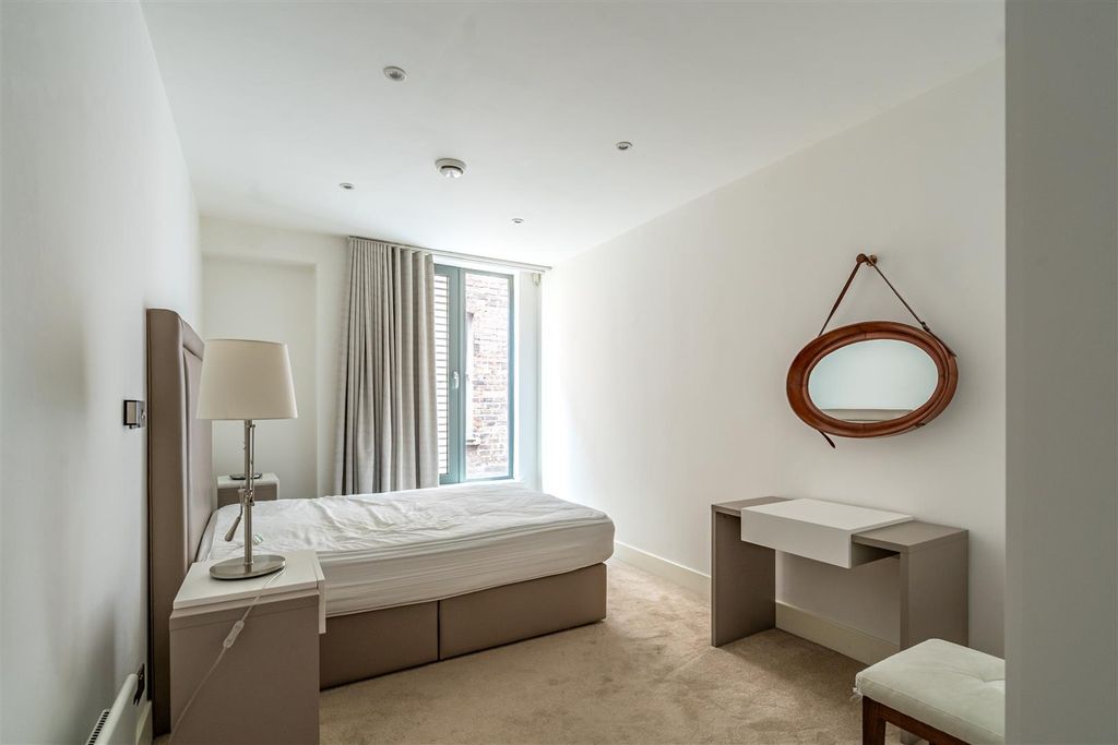 Property photo 3 of 7 Castle Chambers 5.Jpg