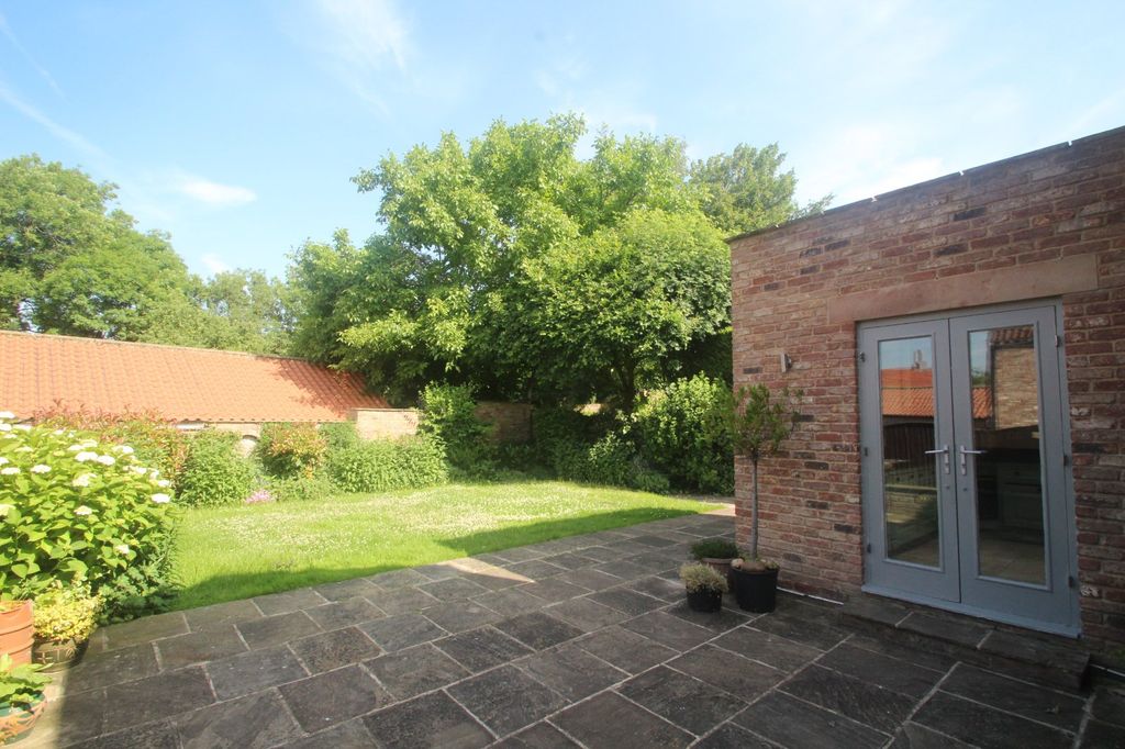Property photo 3 of 4 Picture No. 04
