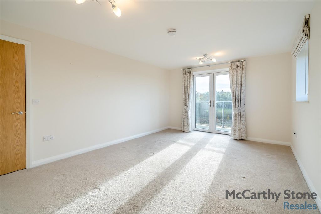 Property photo 2 of 29 8667981-Interior03.Jpg