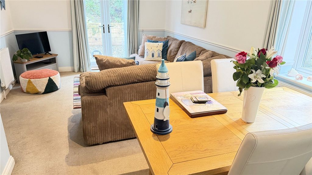 Property photo 3 of 12 Picture No. 04