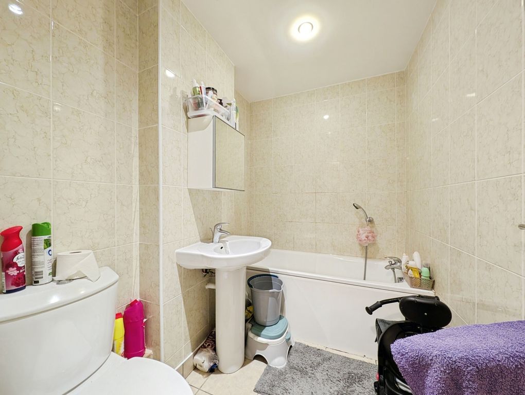 Property photo 3 of 11 Pbox-Img.Jpg