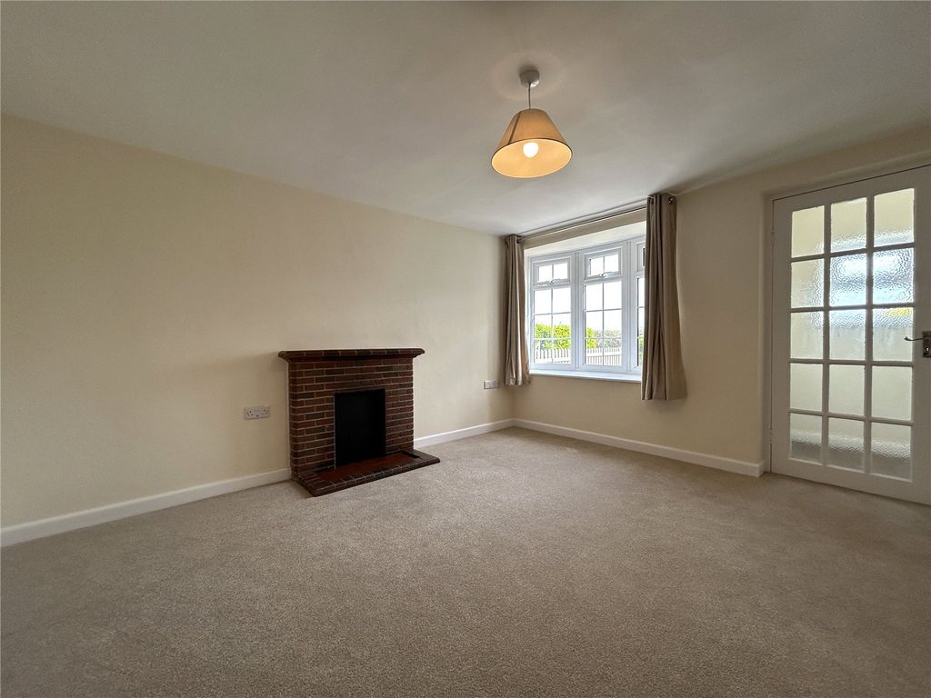 Property photo 2 of 14 Picture No. 02