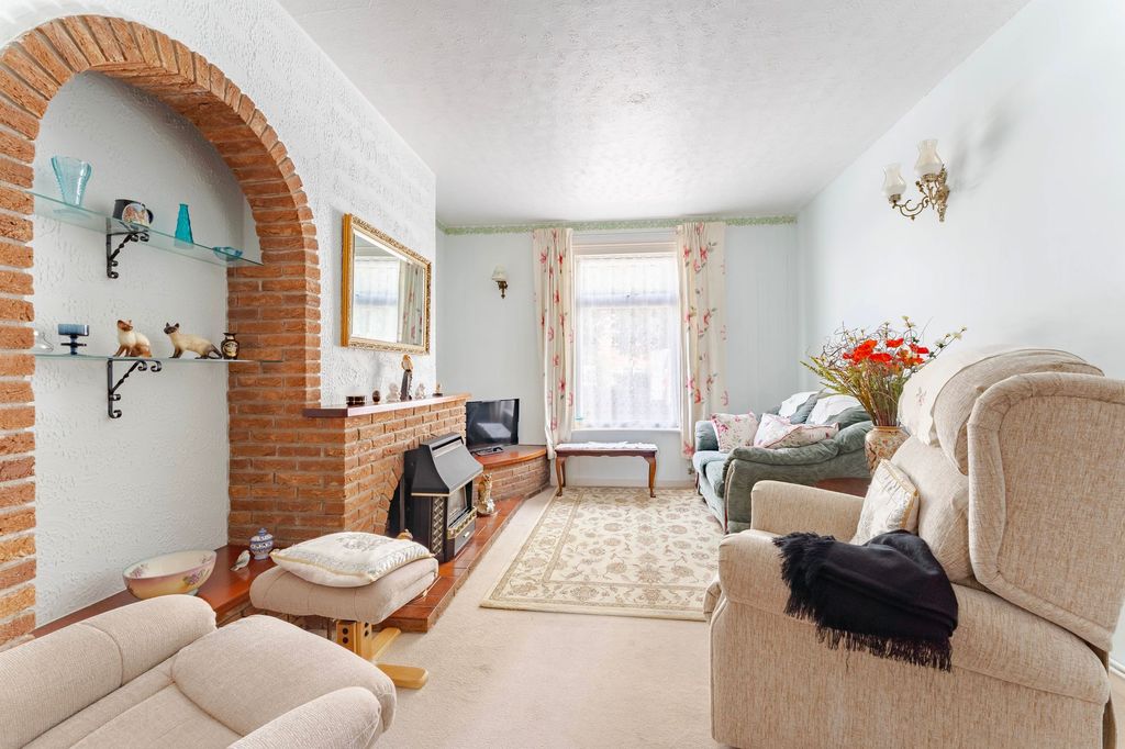 Property photo 1 of 17