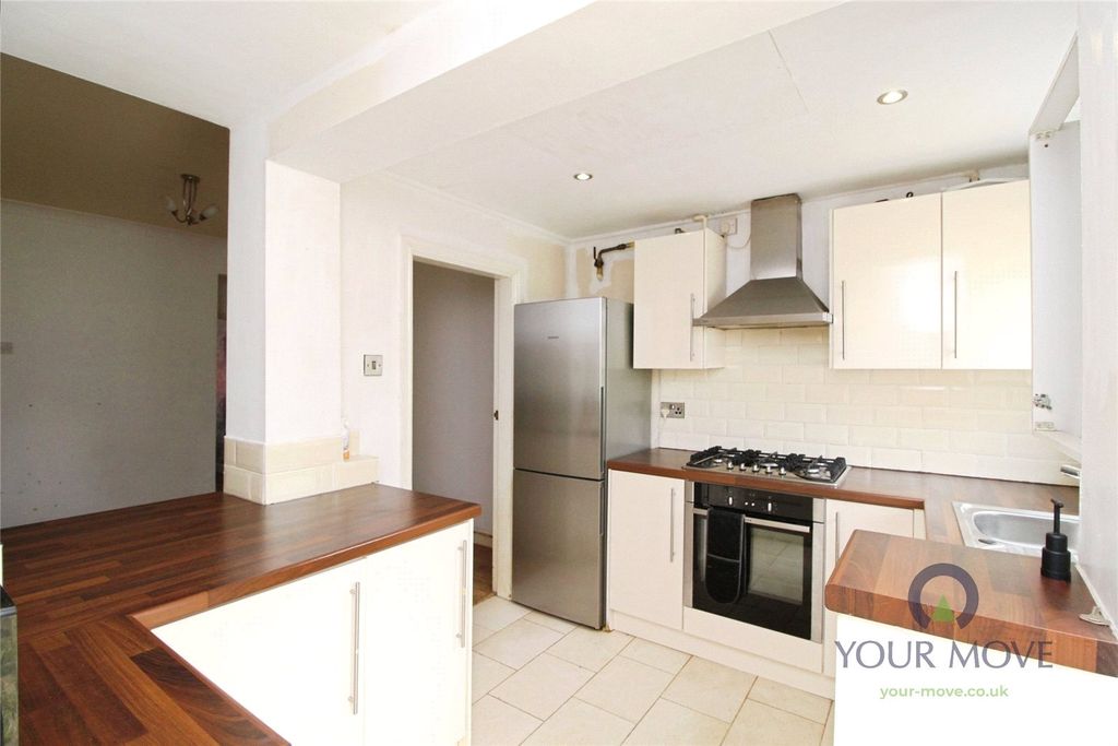 Property photo 2 of 23 Kitchen