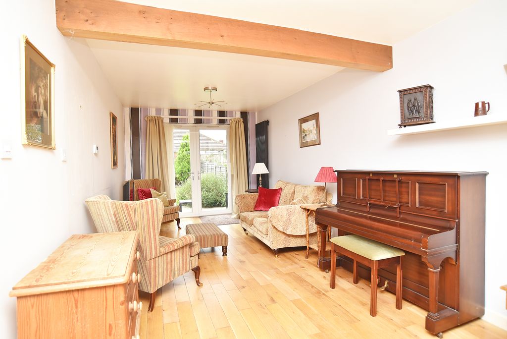 Property photo 2 of 11