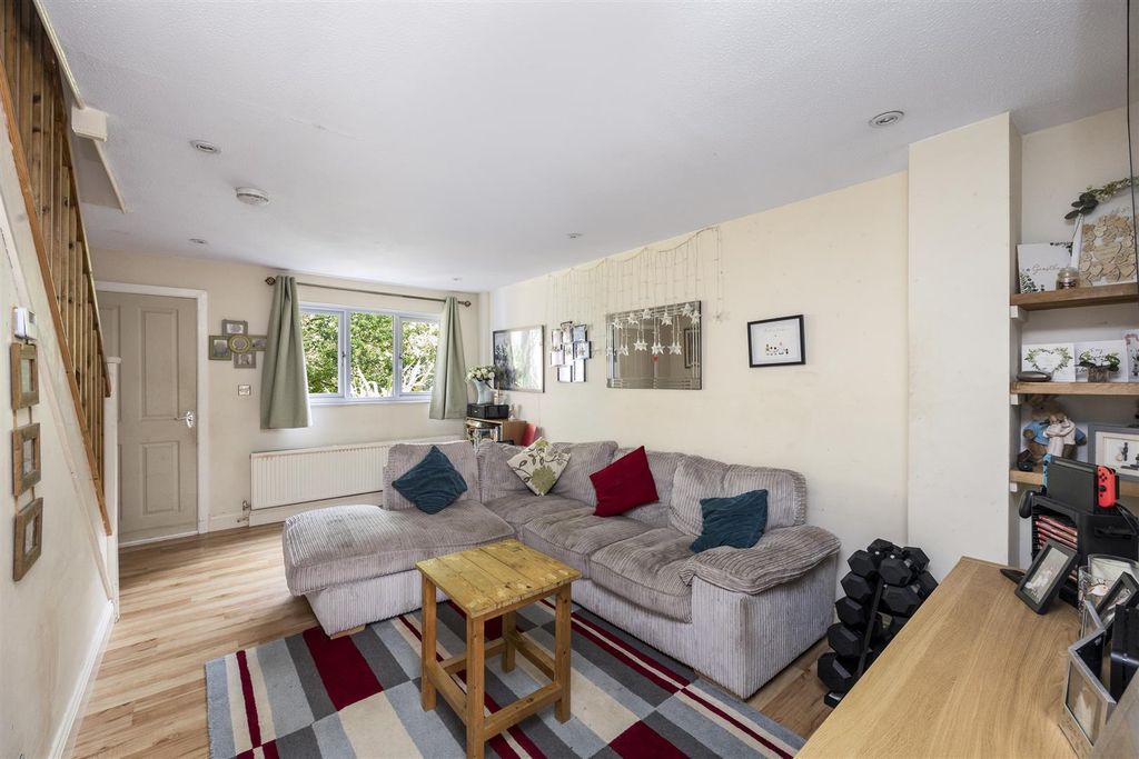 Property photo 2 of 8 Bishopstone Walk 5-006.Jpg