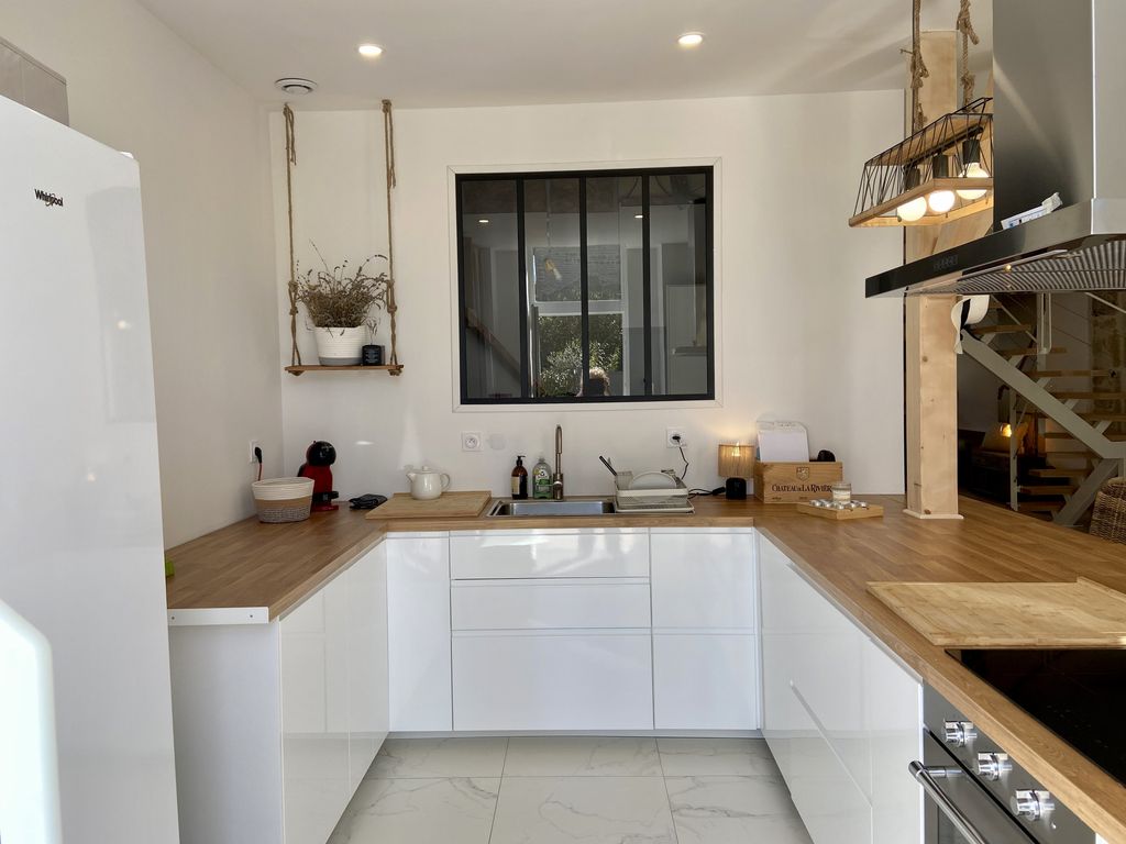 Property photo 3 of 25