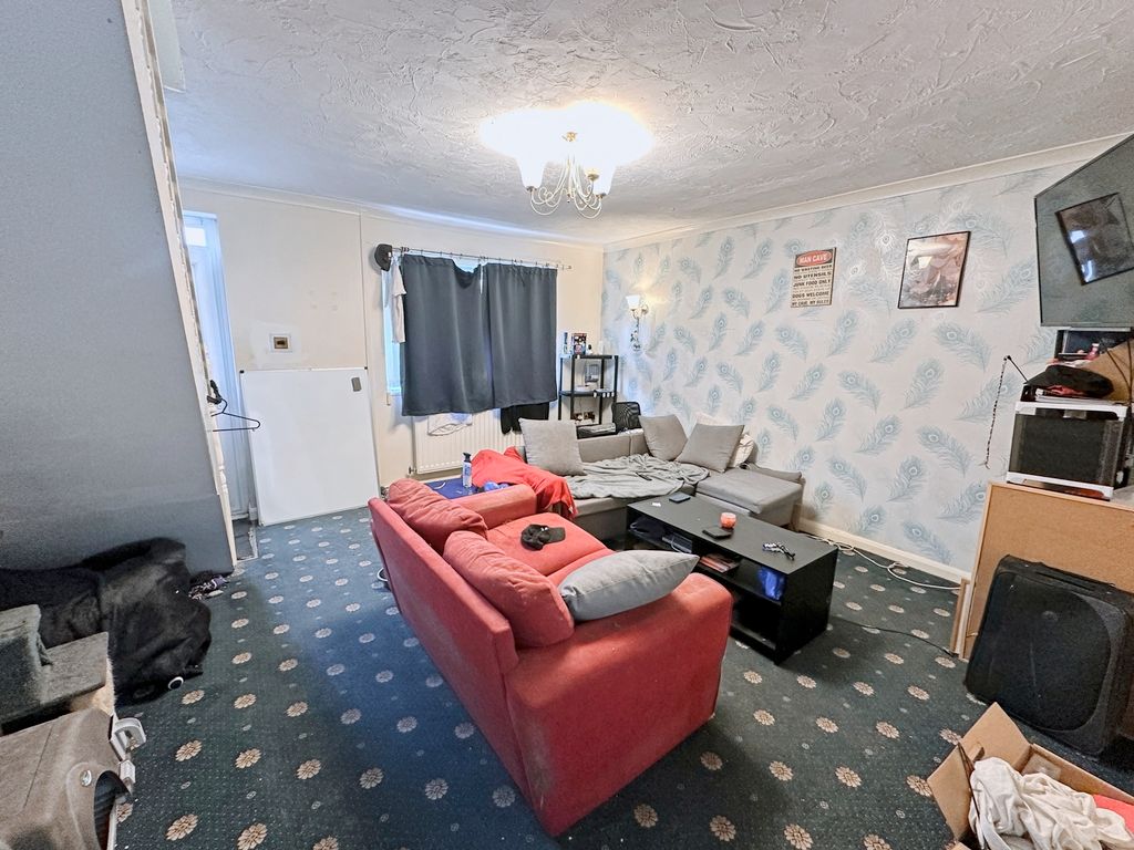 Property photo 3 of 21