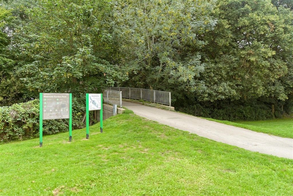 Property photo 2 of 14 Surrounding Area