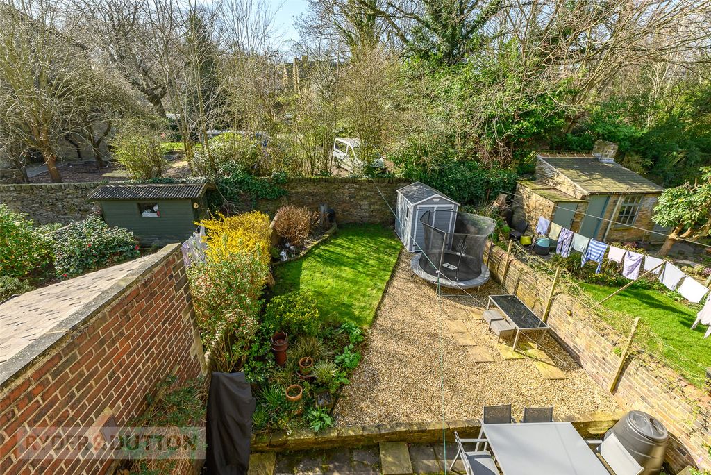 Property photo 2 of 23 Garden