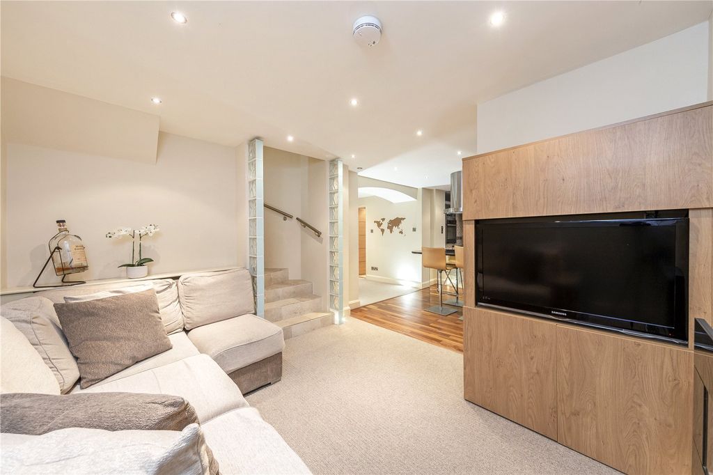 Property photo 2 of 13 Picture No. 04