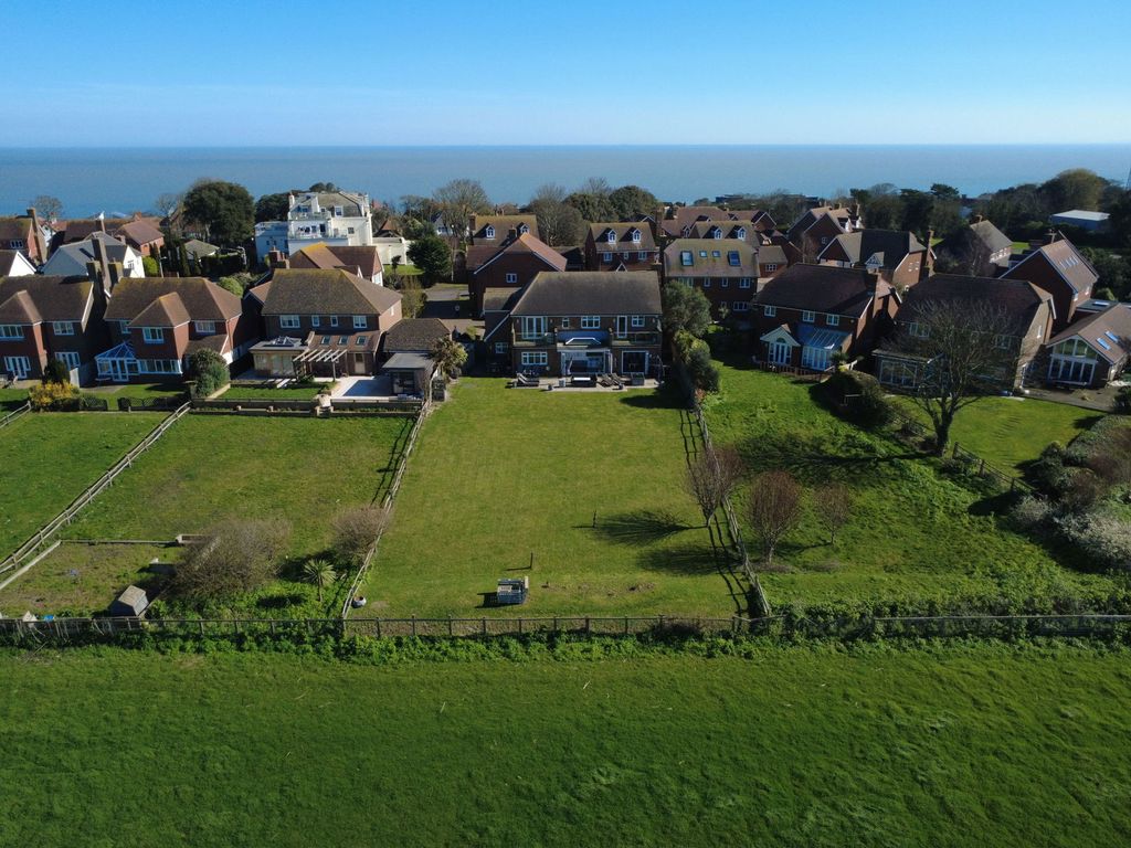 Property photo 2 of 38