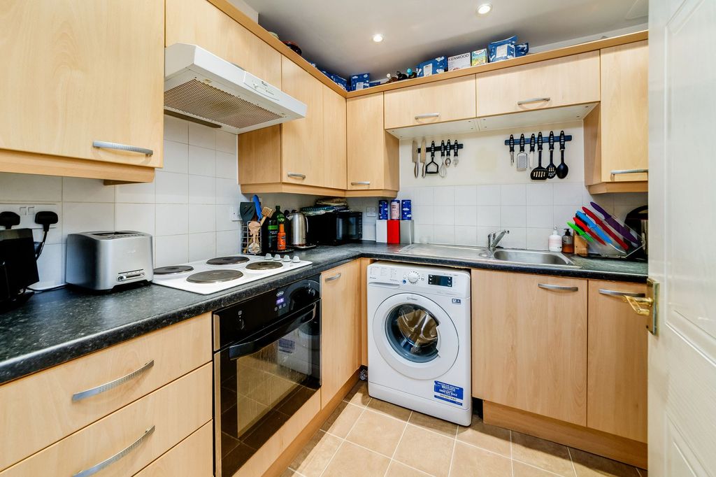 Property photo 3 of 14