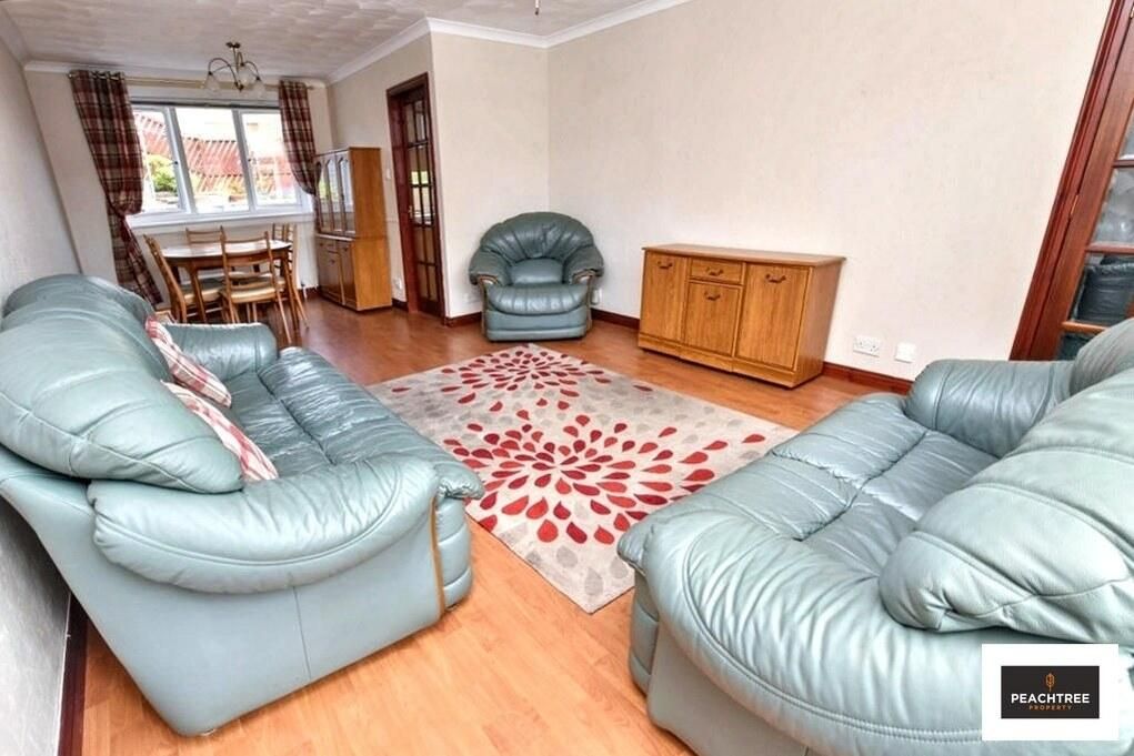 Property photo 2 of 25 Living Room