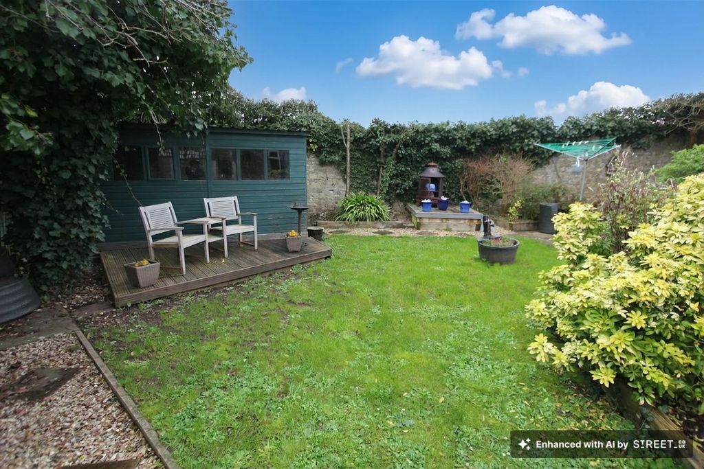 Property photo 2 of 36