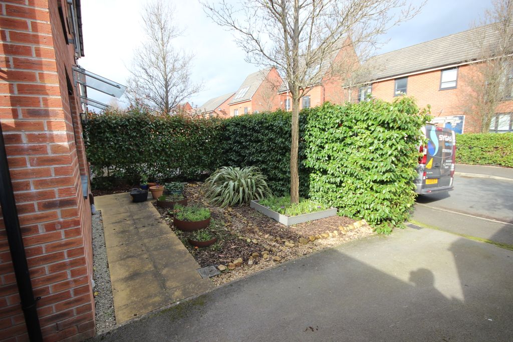 Property photo 2 of 13