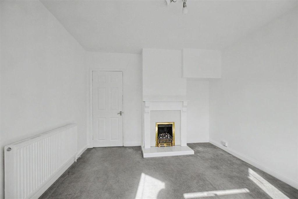 Property photo 3 of 14 Lounge_2.Jpeg