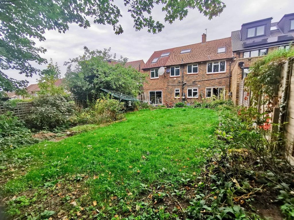 Property photo 2 of 24