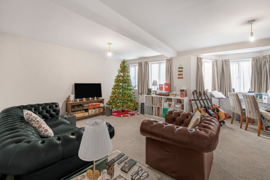 Property photo 1 of 14 Reception