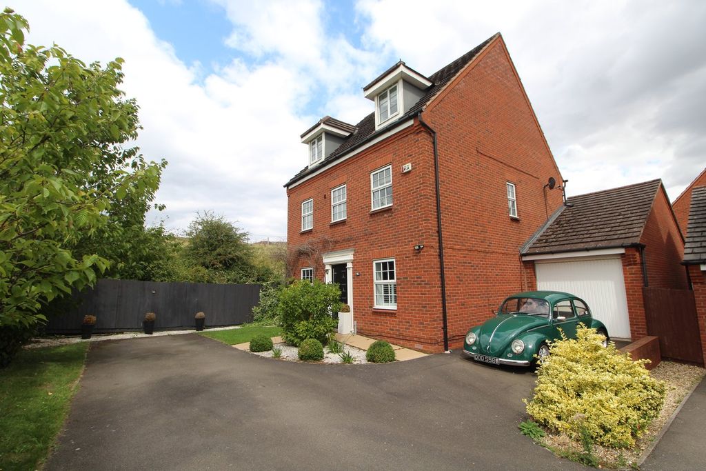 Property photo 1 of 24