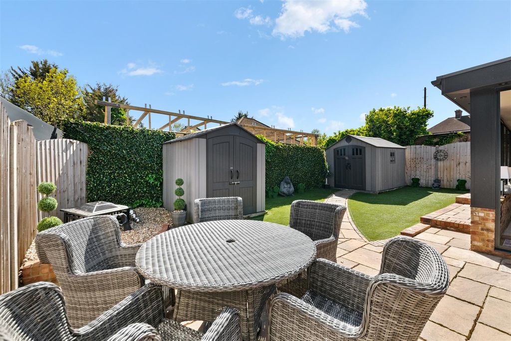 Additional image 21 of 4 bed detached bungalow for salePole Hill Road, Hayes UB4