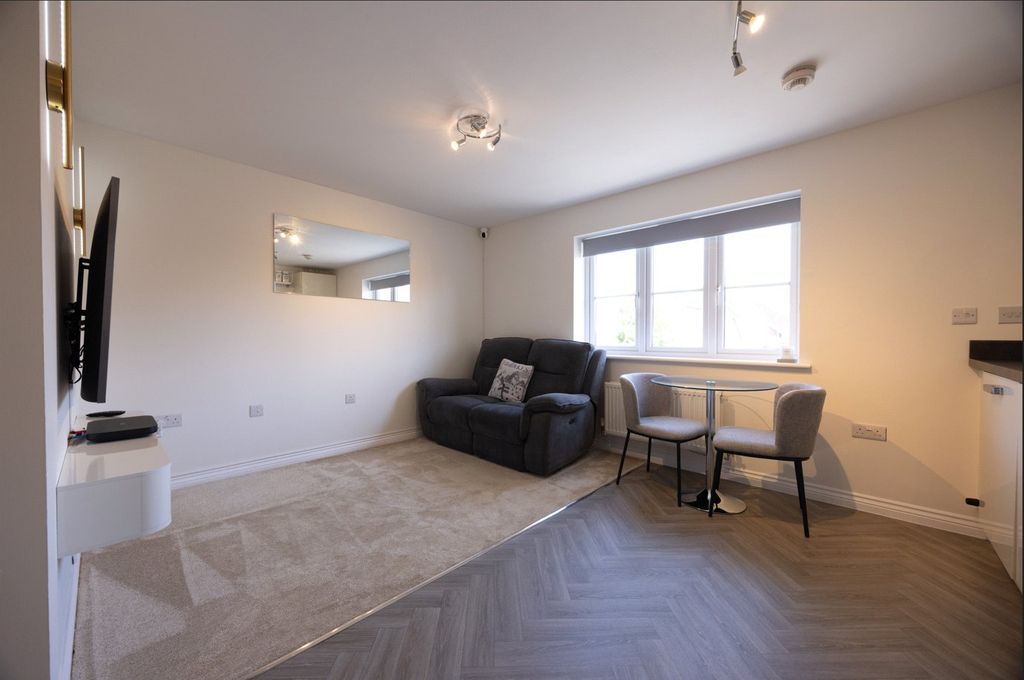 Property photo 2 of 11 Picture No. 10