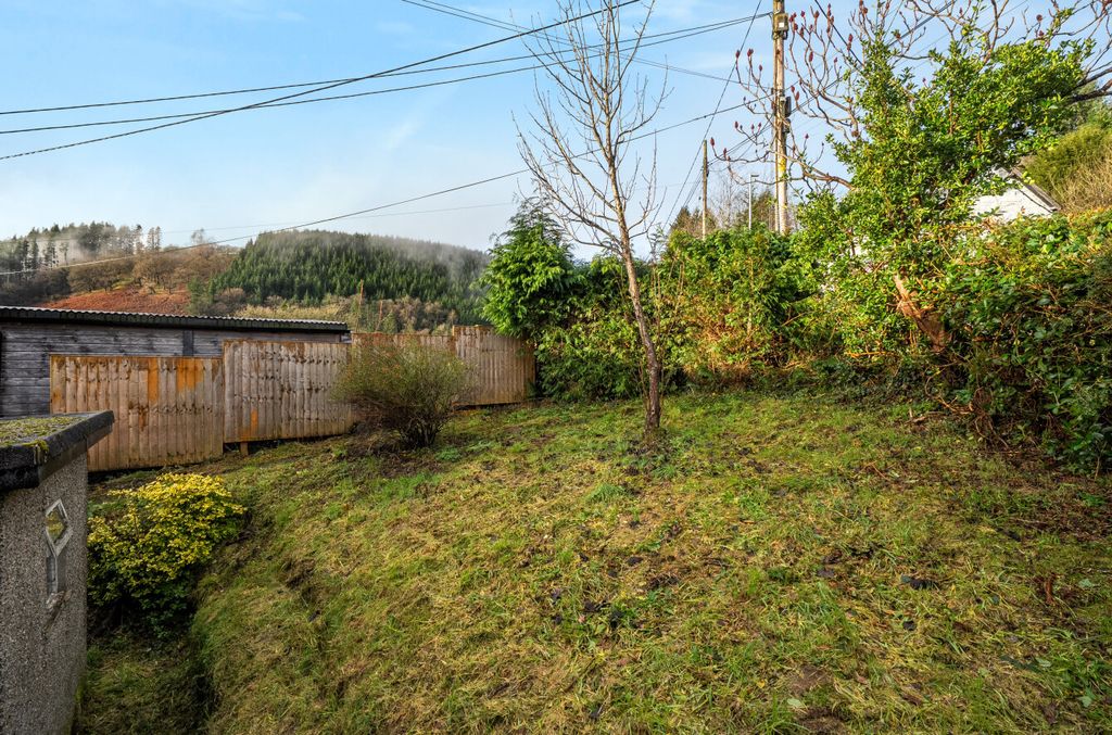 Property photo 2 of 23 1384460-28-693c16...