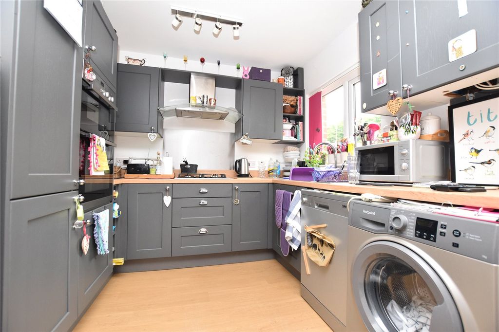 Property photo 3 of 19 Picture No. 12