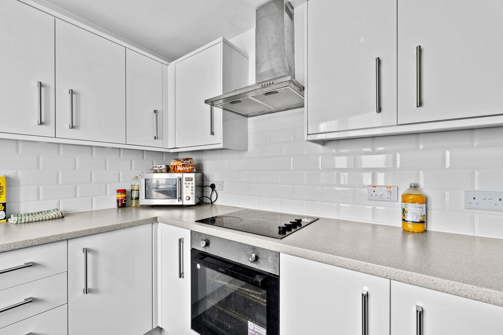 Property photo 2 of 5 0007