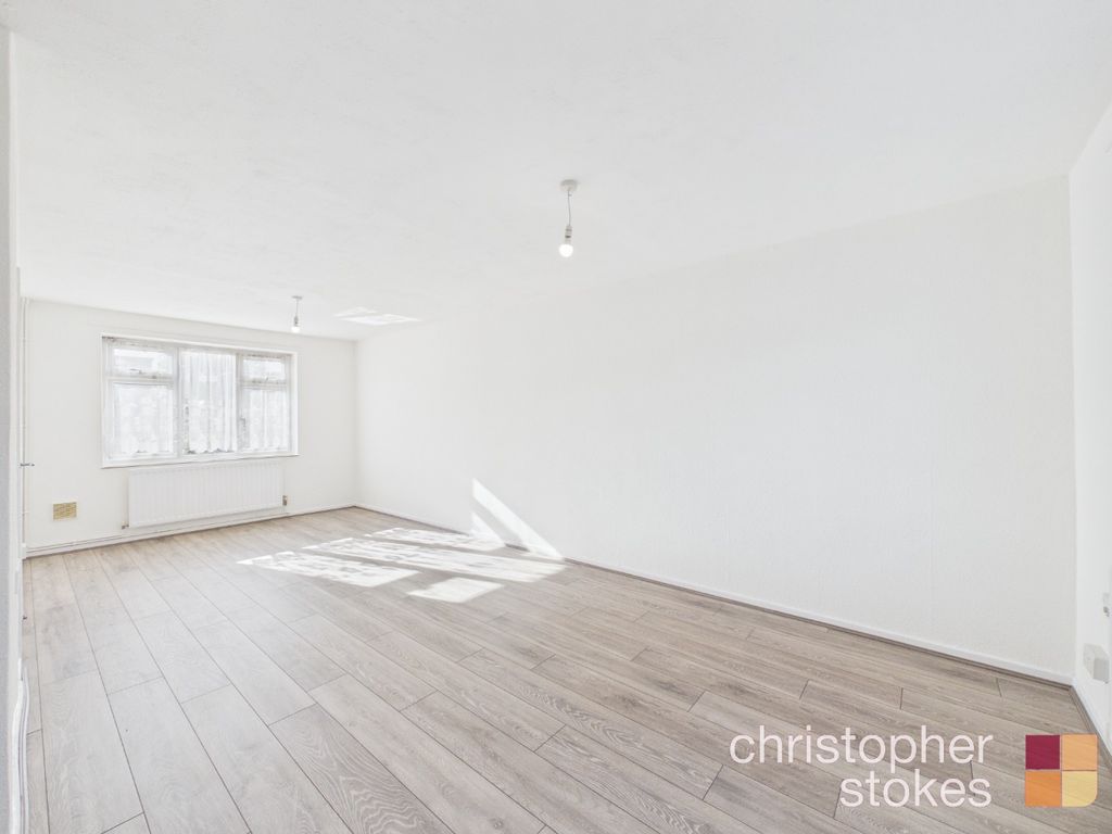 Property photo 3 of 14 4737285