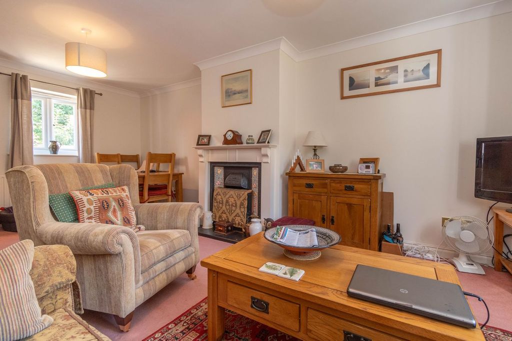 Property photo 3 of 12