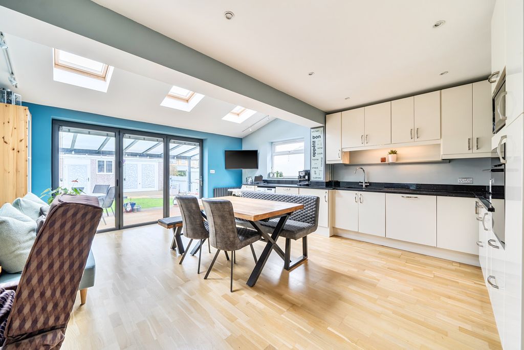 Property photo 2 of 20 1405319-4-6978d4c...