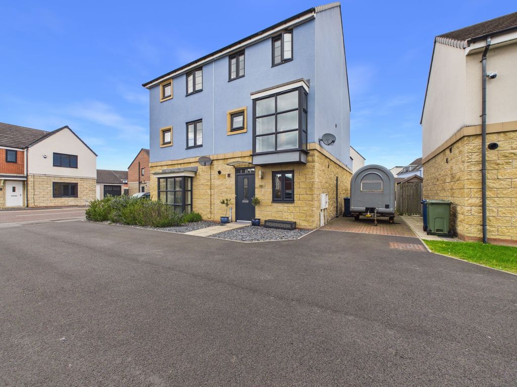Property photo 1 of 15 External