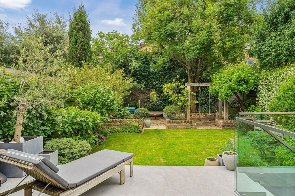 Property photo 2 of 27 Image