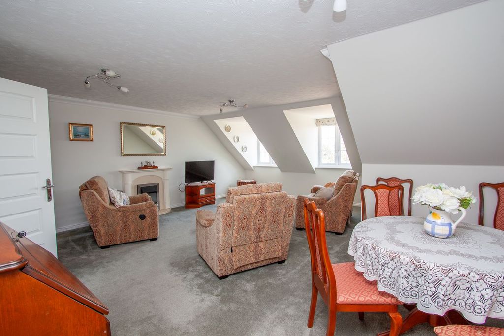 Property photo 3 of 15